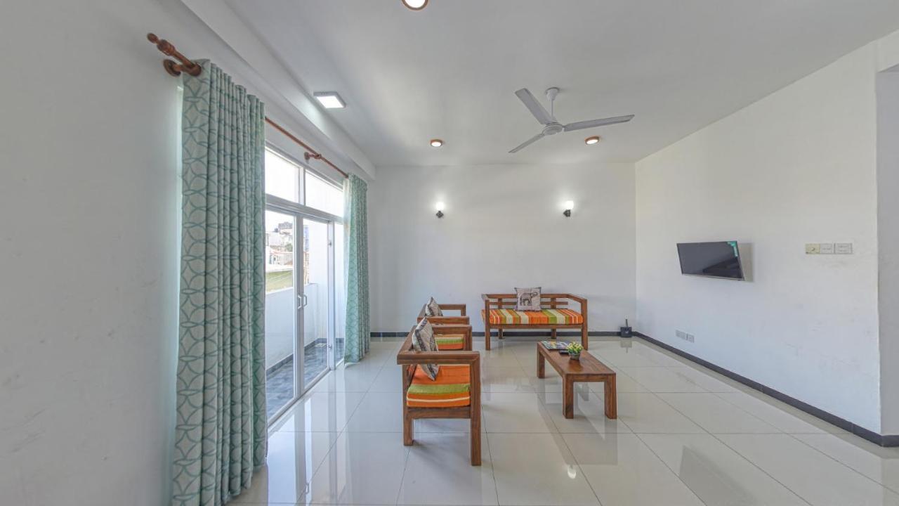Ocean Breeze Apartment Kolombo Dış mekan fotoğraf